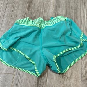 Lululemon blue and green shorts 2.5 inch
